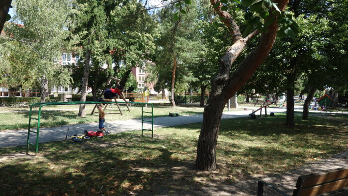 Park with children&#39;s playground-2