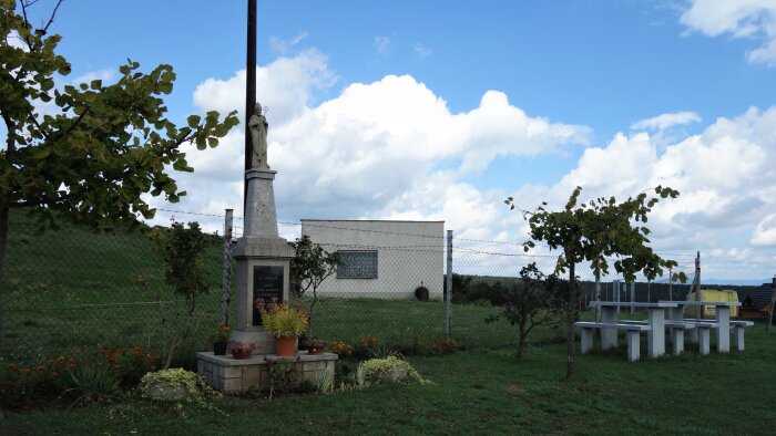 szobor Szent Urbana pod Čeklín-2