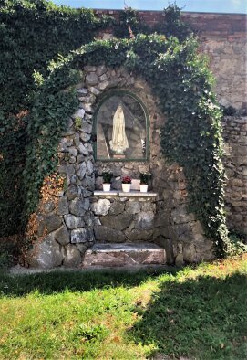 Kapelle der Jungfrau Maria in Grinava-3