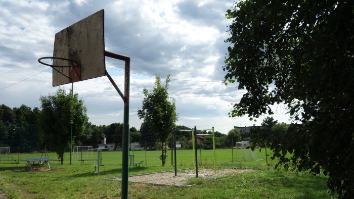 Sportplatz an der Grundschule-2