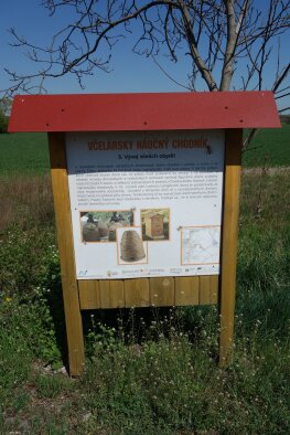 Beekeeping educational trail-9