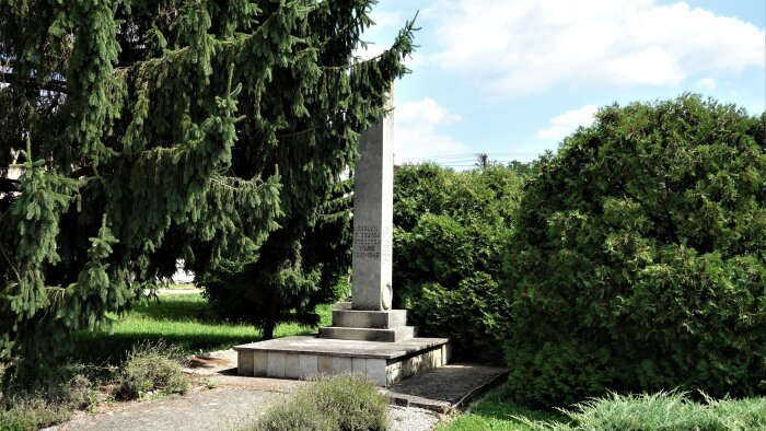 Pomník padlým ve 2. světové válce-1