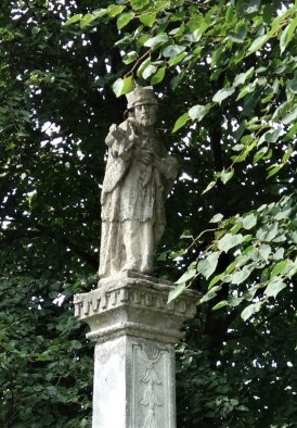 szobor Szent Nepomuck János a malomban-2