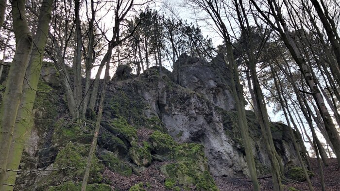 Felsformation unter dem Lesy-Hügel-4