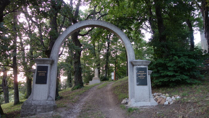 Kalvária a Krížová cesta - Trstín, časť Hájiček-3