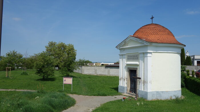 Kaple sv. Kříže v Trnavě-5