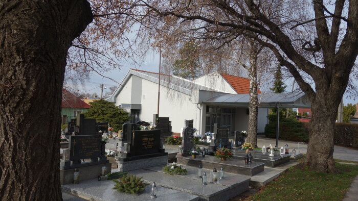 Cemetery - Zeleneč-4