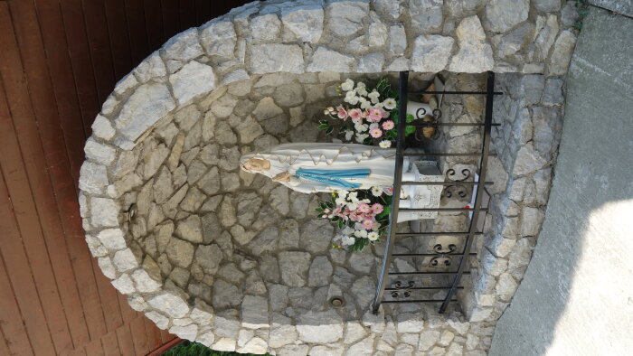 Höhle von Lourdes - Gäste-4