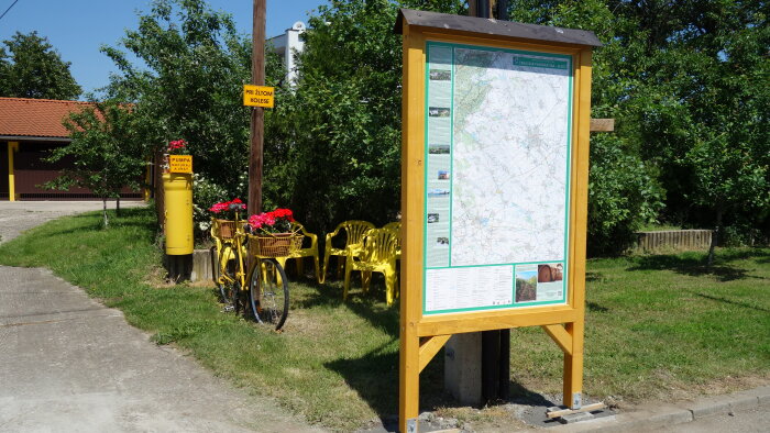 Pihenőhely a kerékpárosok számára - Čataj-1
