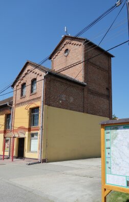 Budova bývalého liehovaru - Čataj-3