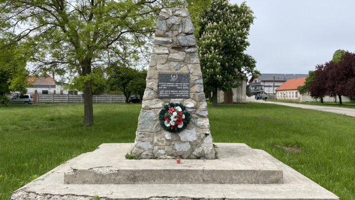 Monument to the liberators in Jelka-1