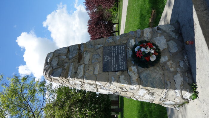 Monument to the liberators in Jelka-4