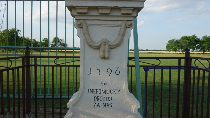 szobor Szent. Ján Nepomuckého - Slovenská Nová Ves-2