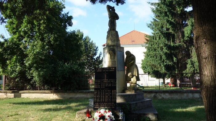 Az első világháborúban elesettek emlékműve - Hrnčiarovce nad Parnou-2