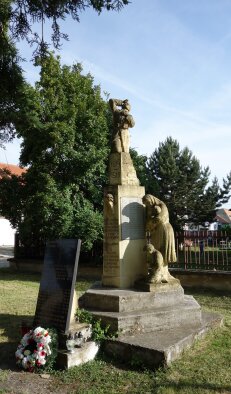 Az első világháborúban elesettek emlékműve - Hrnčiarovce nad Parnou-3