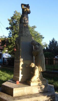 Az első világháborúban elesettek emlékműve - Hrnčiarovce nad Parnou-5