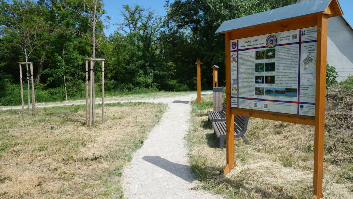 Nature trail - Chotárom Hrnčiaroviec nad Parnou-4