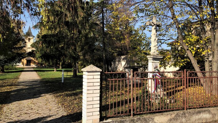 Denkmal für die Gefallenen des Zweiten Weltkriegs - Slovenská Nová Ves-1