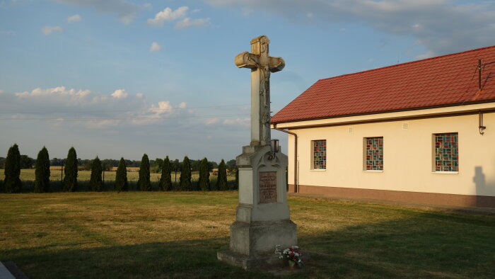 Kríž na cintoríne - Cífer, časť Pác-1