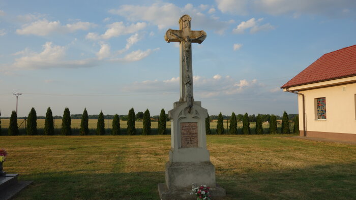 Kríž na cintoríne - Cífer, časť Pác-3
