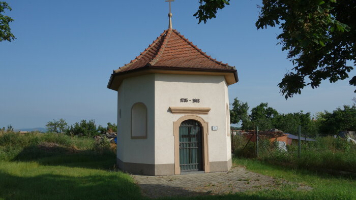 Kaple sv. Jana Nepomuckého - Cífer-1
