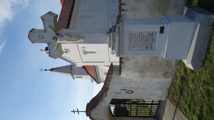Kreuz bei der Kirche - Cífer, Teil von Pác-2