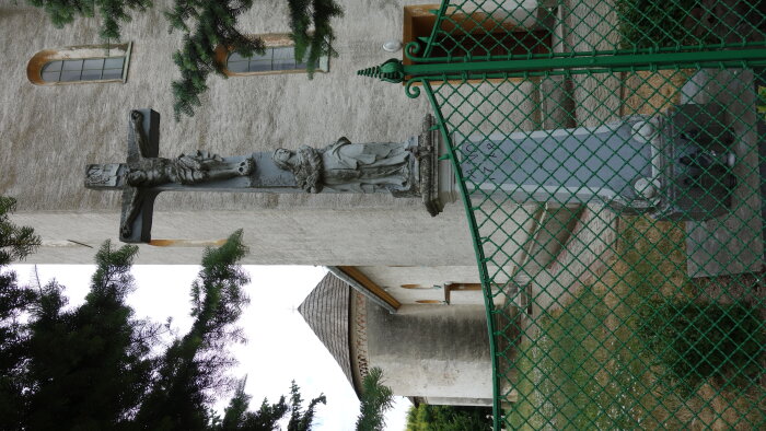 Kereszt a templom előtt - Križovany nad Dudváhom-4