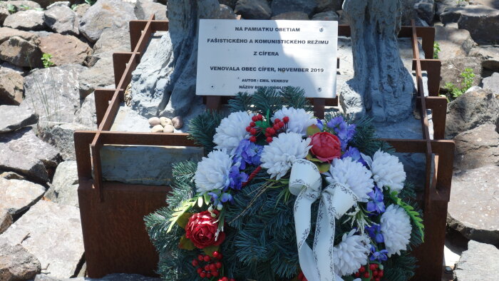 Denkmal für die Opfer - Cífer-4