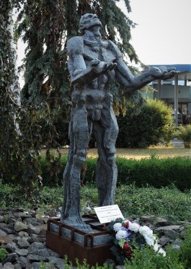 Denkmal für die Opfer - Cífer-3