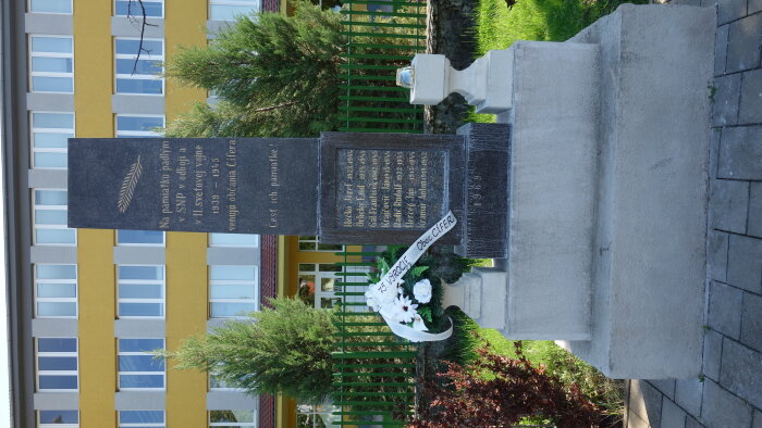 Az elesettek emlékműve II. háború - Cífer-4