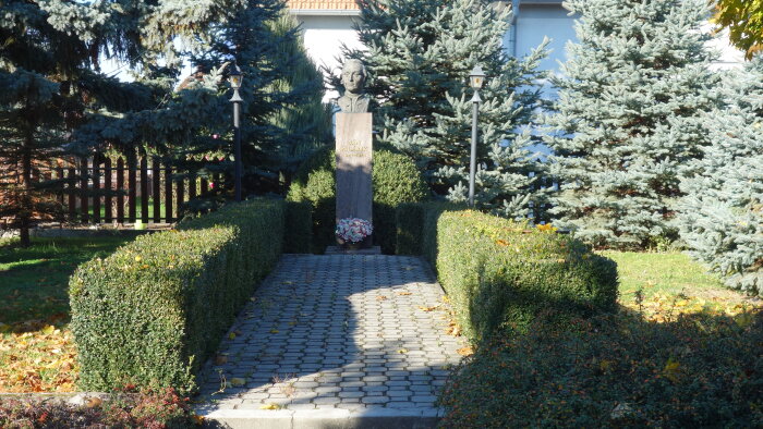 Bust of John the Palik in front of the church-2