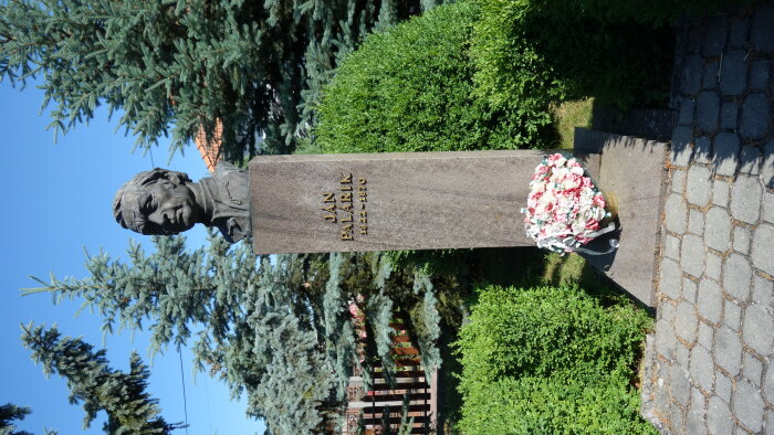 Pomník Jána Palárika - Majcichov-3