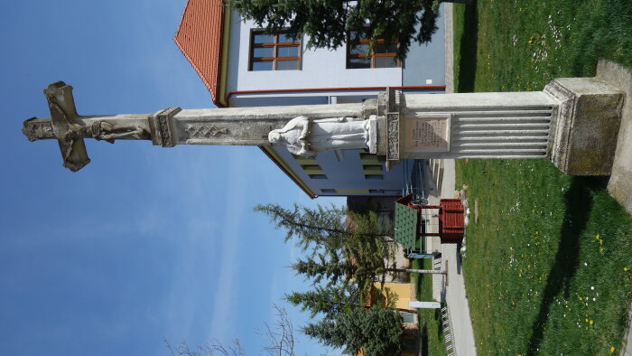 Kreuz an der alten Schule - Voderady-4