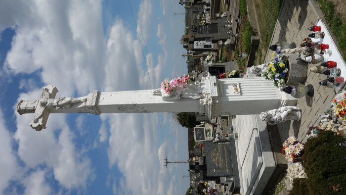 Ústřední kříž na hřbitově - Jablonec-3
