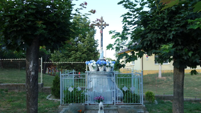 Kreuz bei der Kirche - Jablonec-2