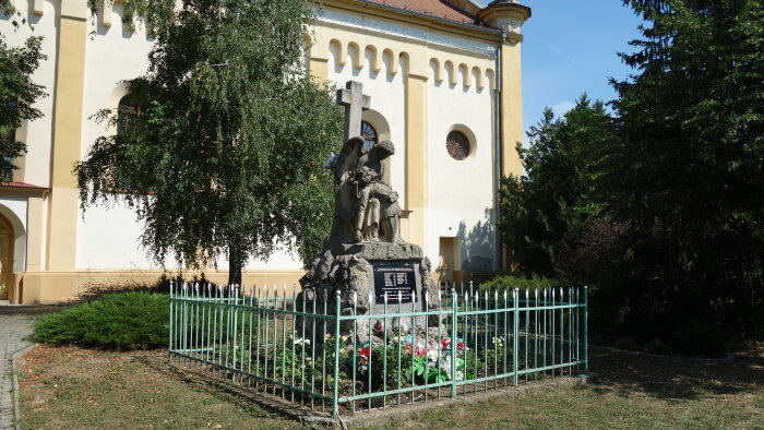 Pamätník padlým vojakom Jablonec-1