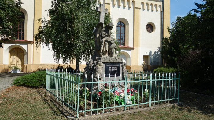 Pamätník padlým vojakom Jablonec-2