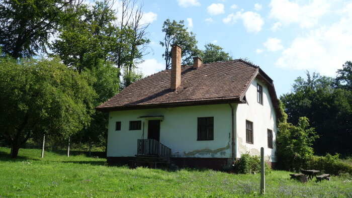 Former Horáreň Suchánka - Hradište od Vrátnom-4