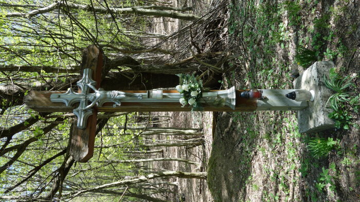 Kříž na Skelné Huti - Doľany-4