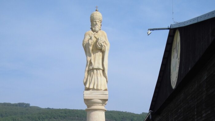 Statue des hl. Urbana vor dem Weingut - Doľany-4