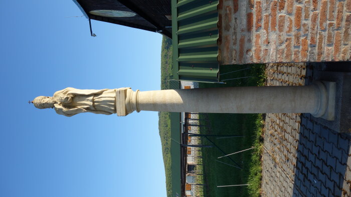 Statue des hl. Urbana vor dem Weingut - Doľany-3