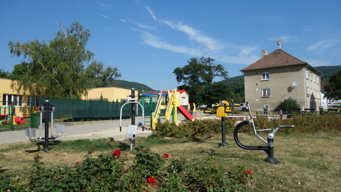 Large playground - Doľany-2