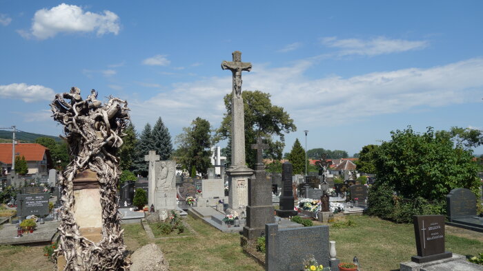 Cintorín - Častá-3