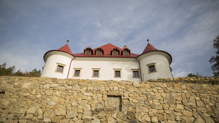 Burg kastély - Považská Bystrica-1