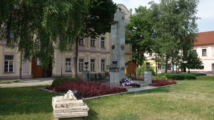 Denkmäler für die Opfer des Zweiten Weltkriegs - Liptovský Mikuláš-3