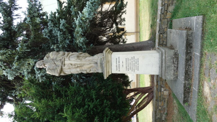 Statue of the nobleman Pongrác - Liptovský Mikuláš-3