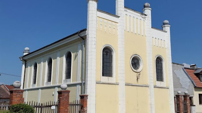 Židovská synagóga - Podhradie-1