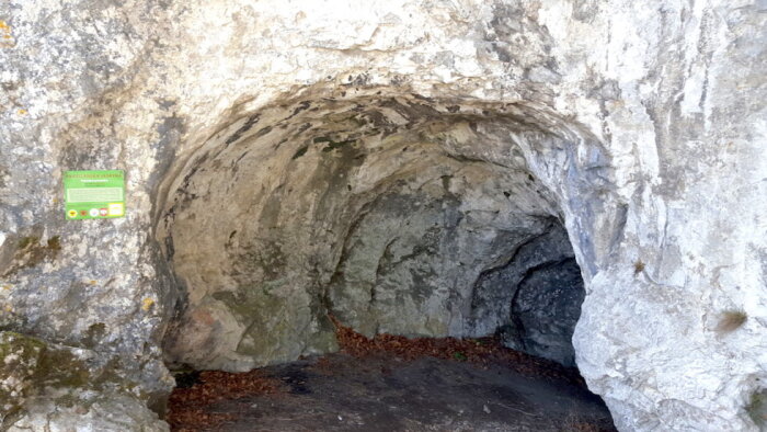 Partizánska jeskyně, Záskalie-1