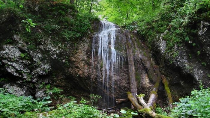 Strážovské waterfalls, Pružina-1