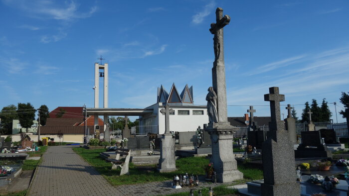 Kříž na hřbitově - Ružindol-3